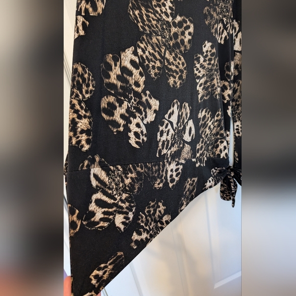 Hamilton Black Cheetah Floral Patterned Top - Picture 3 of 9
